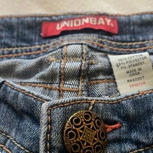 Super hip low waisted denim boot cut Union Bay jeans